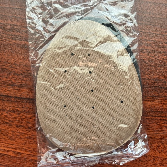 “Heel the World” dress up shoes size 11 - Picture 4 of 10